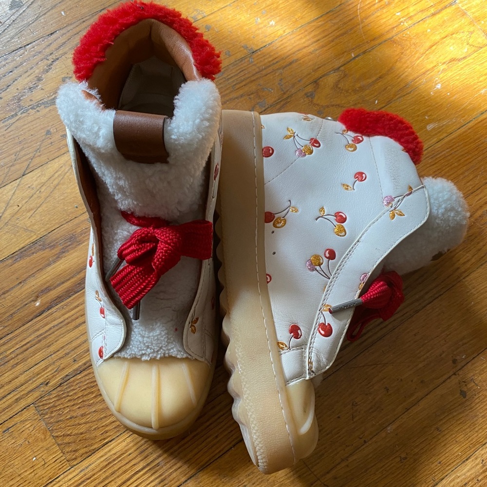Coach Hiker Boots Cherry Print Red White Shearling Ankle US8.5 9